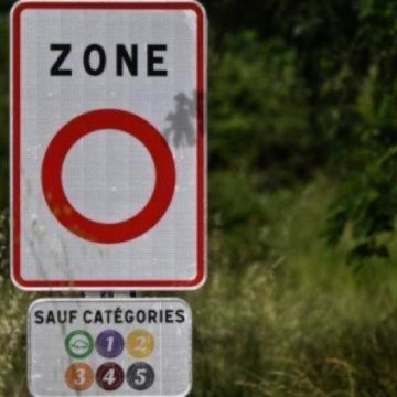 Le Conseil constitutionnel et la loi de simplification économique : suppression des ZFE
