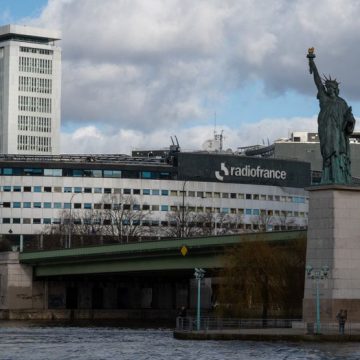 L’Arcom et l’audiovisuel public : Réflexions sur l’objectivité et l’honnêteté
