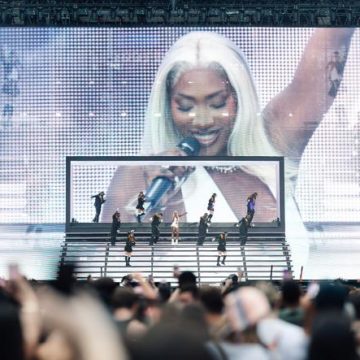 062248d2-5b85-4939-8253-59f1d61cda74 Aya Nakamura fait sensation lors de son concert au Stade de France