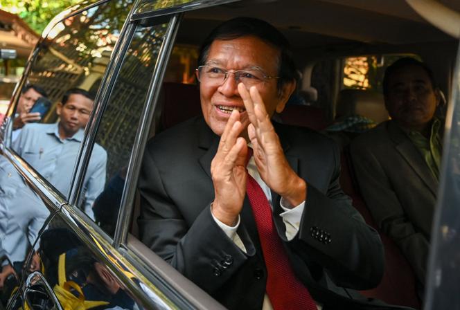 09f2755c-5f8f-4667-a3cd-c17eca57ea24 Graciation de Kem Sokha au Cambodge