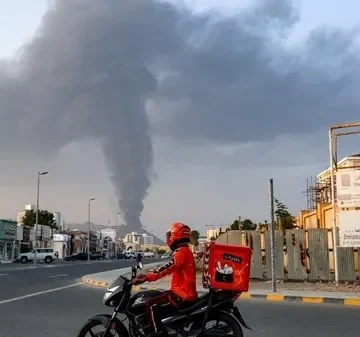 Les Émirats arabes unis ripostent face aux attaques de Téhéran : mesures de rétorsion et réactions locales