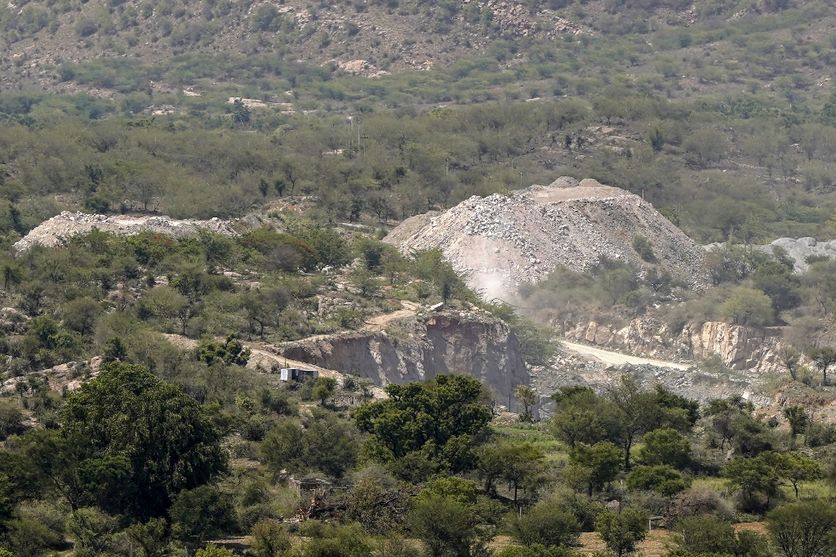 137748a7-b3ea-44e3-a658-eeda48aae7ea Menace sur les monts Aravallis