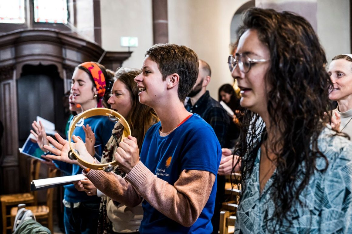 Jeunes catholiques : innovation et témoignage de foi