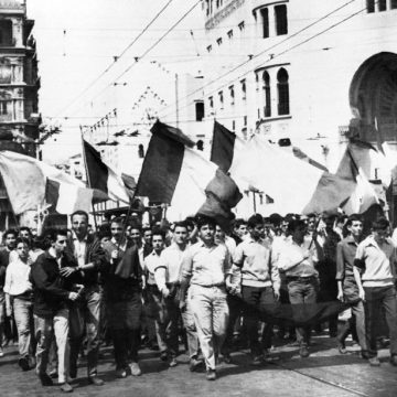 ALGERIAN WAR-COMMITTEE OF PUBLIC SAFETY Les Grandes Fractures : Une exploration de l’engagement chrétien en France