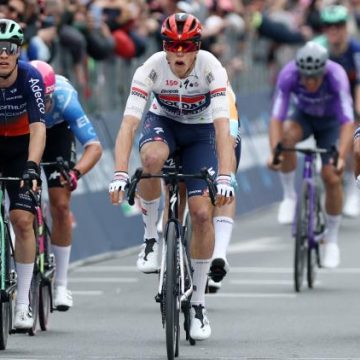 Paul Magnier triomphe lors de la première étape du Giro 2026