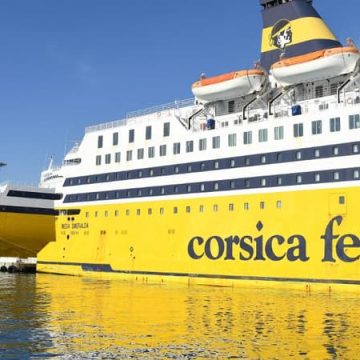 Passagers du ferry Méga Express III face à la tempête