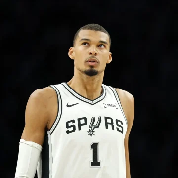 4953cb94-f7eb-4171-a7bd-9d49a1cd988e Les Spurs de San Antonio Reprennent l’Avantage en Playoffs NBA