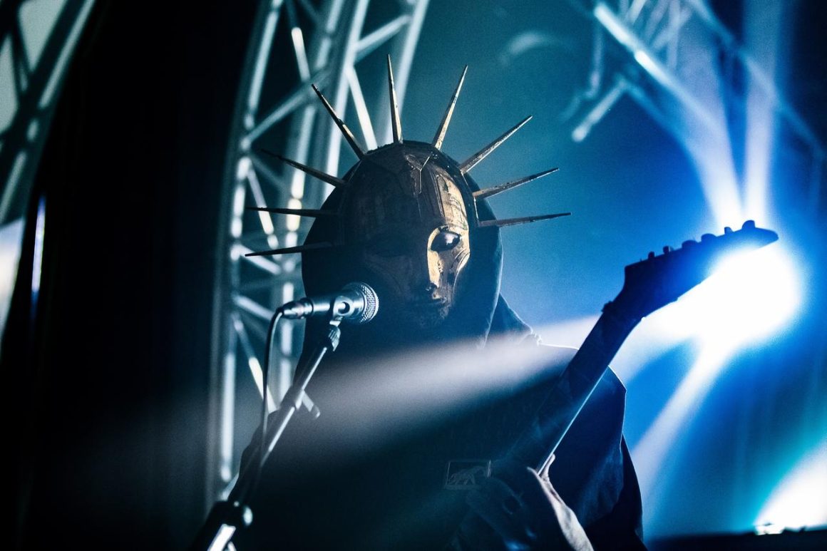4ad06c8f-e8e3-482f-83bd-665cacfc00eb Les masques dans la scène metal : anonymat ou expression ?