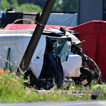 Accident tragique en Belgique : collision entre un car scolaire et un train