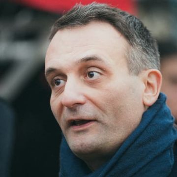 4bd05e74-2543-4bbd-822f-6133cb3c2337 Florian Philippot annonce sa candidature à la présidentielle 2027