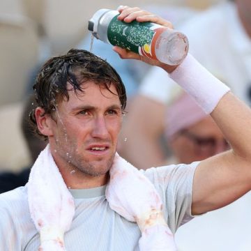 *** BESTPIX *** 2026 French Open - Day Two Les Conditions Climatiques à Roland-Garros 2026 : Un Début de Tournoi Sous la Canicule