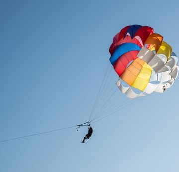 Parasailing Enquête ouverte après un accident de parachute tragique