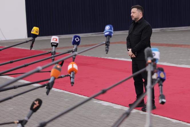 7ec6e42e-4005-4ccc-b404-e406a72c6faf L’Affaire Yermak et le Silence de Zelensky