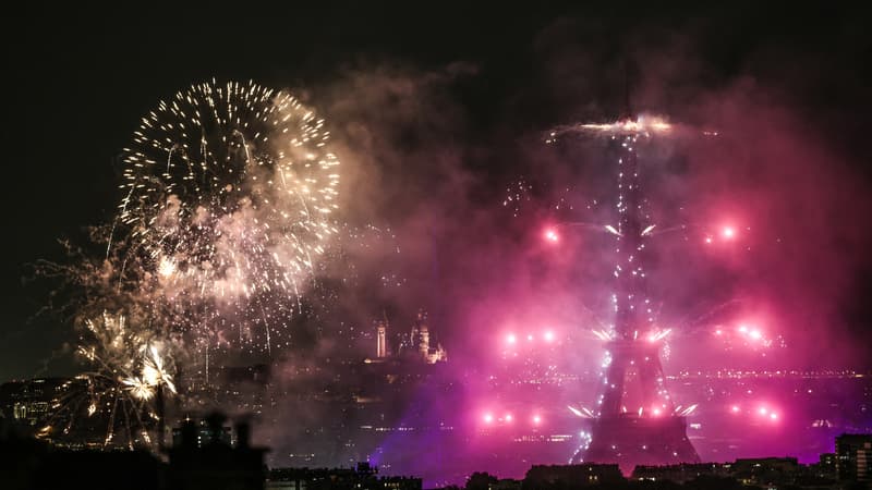 7f4279bc-ce42-4b71-b2b0-e570c3f8c251 Le feu d’artifice de Paris avancé pour rendre hommage aux victimes de Nice