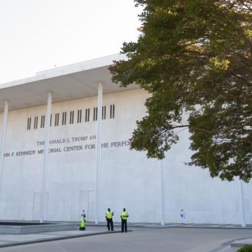 Donald Trump obligé de céder le contrôle du Kennedy Center au Congrès