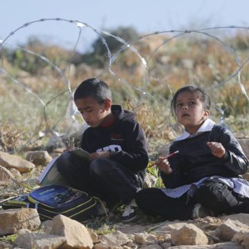 Les Enfants Palestiniens et les Défis de l’Éducation en Cisjordanie Occupée