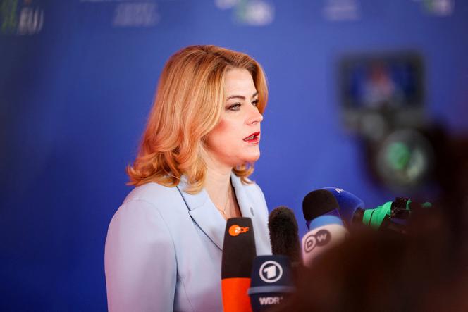 97aad7c1-2779-439f-80e8-8a5e9095d1d1 Crise politique en Lettonie: la première ministre démissionne