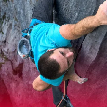 Gérer la peur du vide et de la chute dans les sports à risque