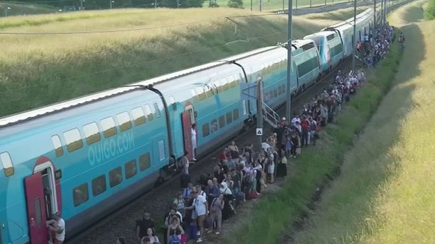 9d500395-78b9-4f1a-a3af-8d2233b85636 Deux TGV Paris-Nice arrêtés à cause des fortes chaleurs