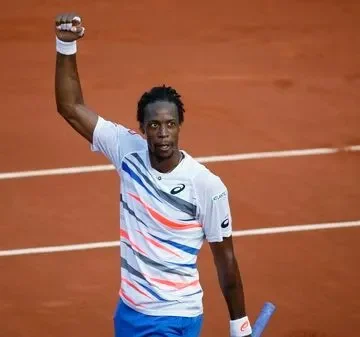 a99c8407-2684-477e-98a4-93bf02fdd21a Gaël Monfils : Un Dernier Roland-Garros Émouvant