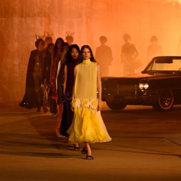 La première collection croisière de Jonathan Anderson pour Dior : un vestiaire d’apparat innovant