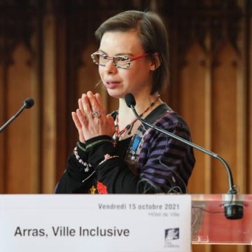 Plainte après une vidéo se moquant de la conseillère municipale Élénore Laloux