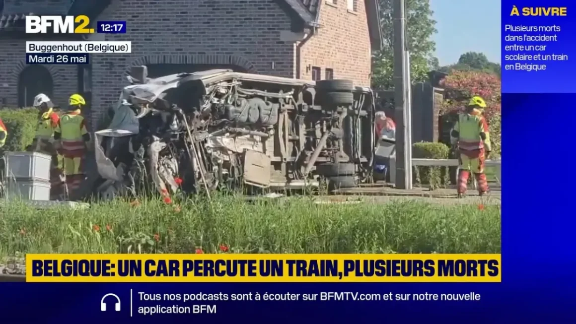 Un accident tragique entre un car scolaire et un train en Belgique