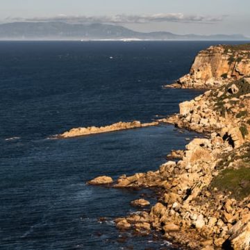 Disparition de Deux Français après un Incident au Large de Tanger
