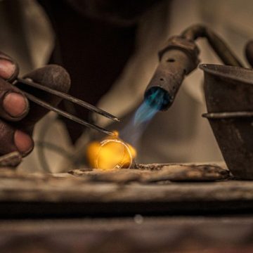 SUDAN-SOCIAL-ECONOMY-JEWELLERY-GOLD Le Danger Permanent dans les Mines d’Or du Soudan du Sud