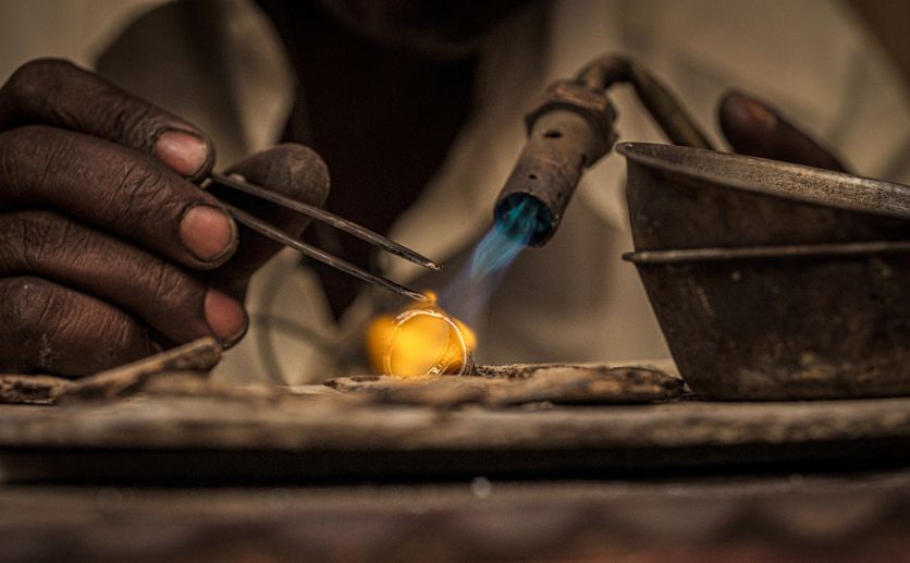 SUDAN-SOCIAL-ECONOMY-JEWELLERY-GOLD Le Danger Permanent dans les Mines d’Or du Soudan du Sud