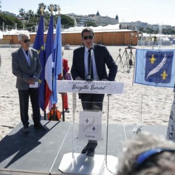 Une plage de Cannes renommée en hommage à Brigitte Bardot