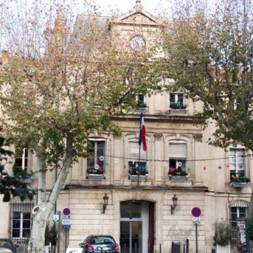 La Diffusion Controversée du Chant “Maréchal, nous voilà!” lors du 8-Mai à Carpentras