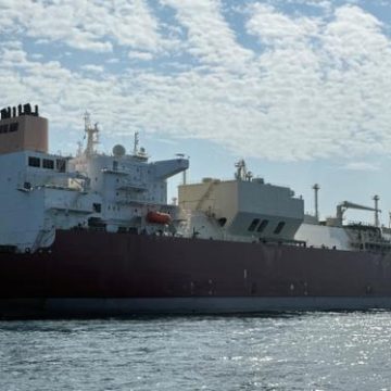 Arrivée du méthanier « Al Kharaitiyat » au Pakistan en pleine guerre