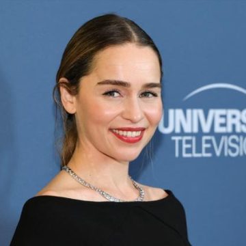 Emilia Clarke réagit aux rumeurs sur les salaires de Game of Thrones