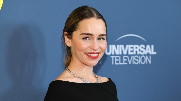 cf5bf882-5188-4974-a164-2f3d3ce6c21f Emilia Clarke réagit aux rumeurs sur les salaires de Game of Thrones