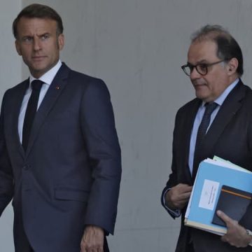 Nominations de proches d’Emmanuel Macron: Les critiques et implications