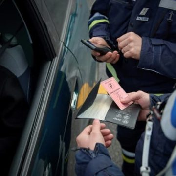 Un policier blessé par une automobiliste en état d’ébriété sur l’A50