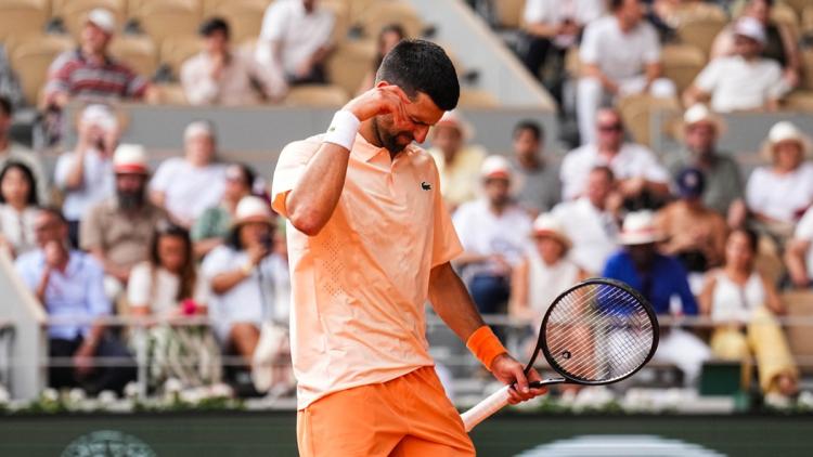 df3ee7b4-1098-4bab-83c2-09da8ec0d9b2 João Fonseca élimine Novak Djokovic lors du troisième tour de Roland-Garros