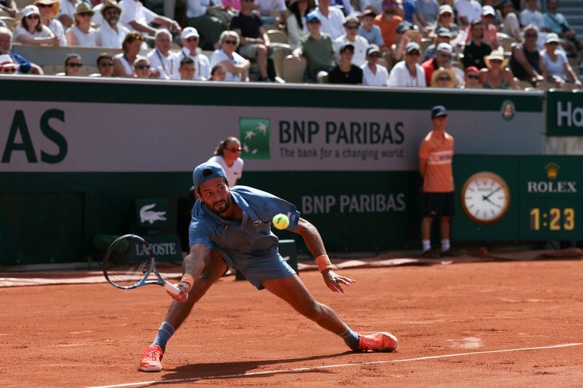 e76a9c3b-330a-4398-bb2f-87d71871d712 Victoire de Quentin Halys à Roland-Garros parmi les défaites françaises