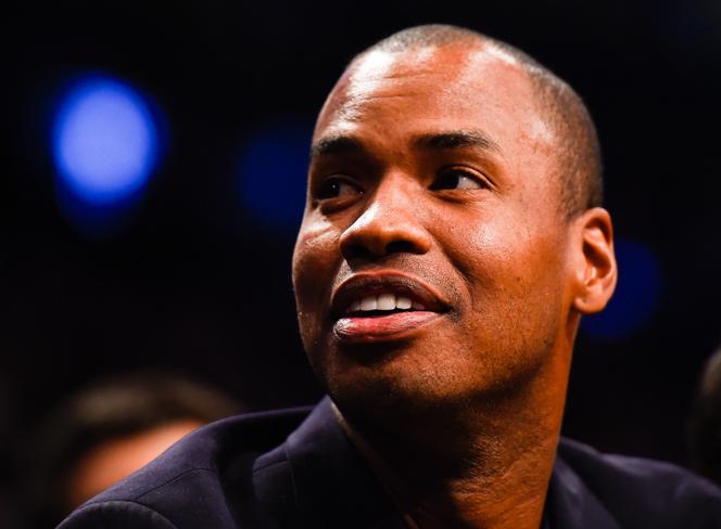 e8ebb14b-3121-44e9-957d-f6ee045205a2 Jason Collins : Un athlète courageux et pionnier dans le sport professionnel