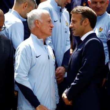 Macron visite les Bleus avant la Coupe du monde