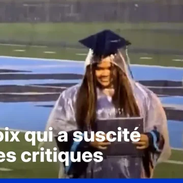 f48cc6cf-20c5-4fdd-8b77-5f1644834b79 La remise de diplômes sous les intempéries suscite des critiques aux États-Unis