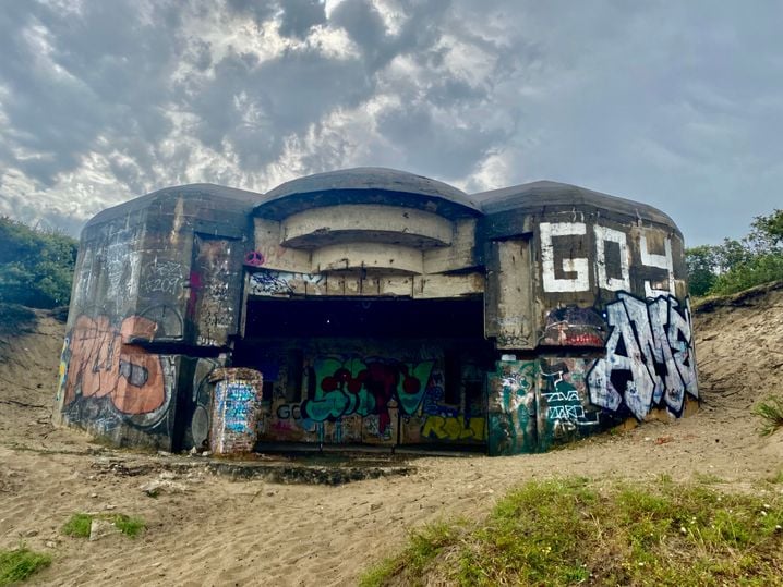 f5e9586f-b779-4293-b428-225fa966ad7c Effondrement et disparition progressive des bunkers du mur de l’Atlantique