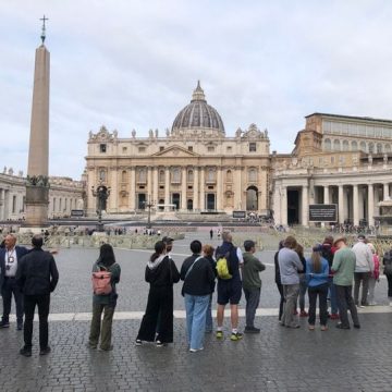 Le pontificat de Léon XIV : un retour aux traditions