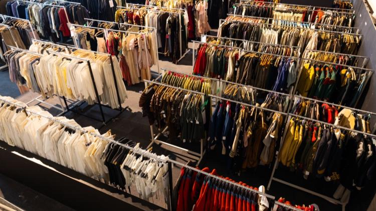 fcbc68df-0f26-4901-be65-655722107b88 Vente exceptionnelle de costumes à l’Opéra de Paris