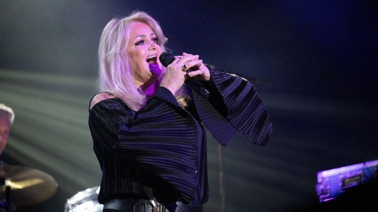 030e68bd-a3a6-48c8-b1a5-90ca4c8621fd Bonnie Tyler en convalescence : un rétablissement encourageant