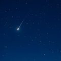 Un bolide lumineux illumine le ciel parisien