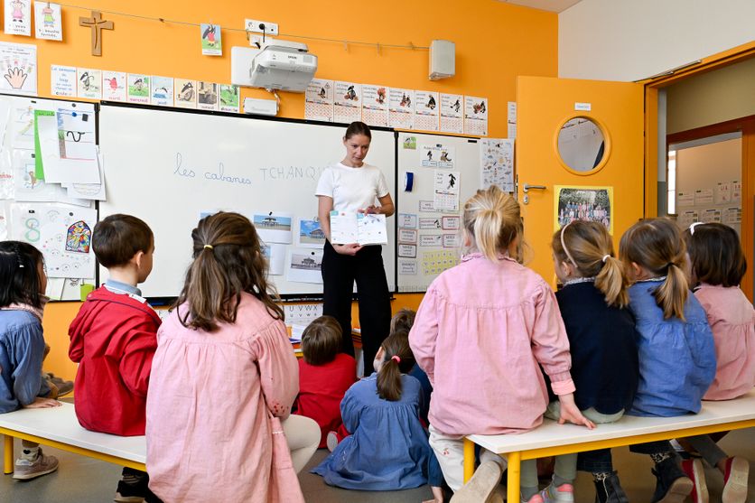 FRANCE - ETABLISSEMENT PRIVE CATHOLIQUE LA ROCHEFOUCAULD Les Enjeux de l’Enseignement Privé Catholique dans le Débat Présidentiel