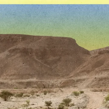 30578
