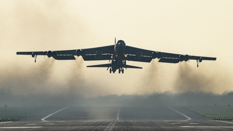 0e6dca2b-54a5-4efe-b96c-62378328c1bd Un bombardier B-52 américain s’écrase en Californie